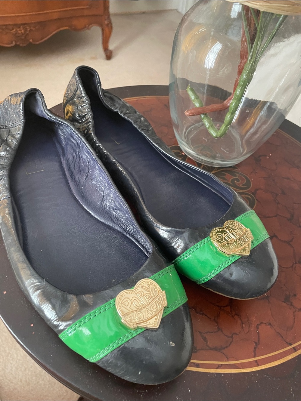 Women's Black and Green Ballet Flats with Heart Emblem